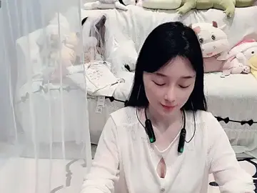 Stripchat Live Sex Cam of AKiKi711
