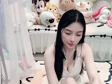 Stripchat Live Sex Cam of AKiKi711