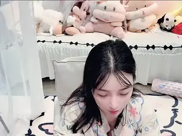 Stripchat Live Sex Cam of AKiKi711