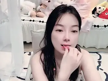 Stripchat Free Live Porn of AKiKi711