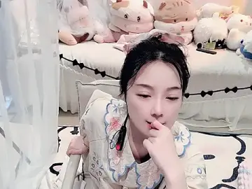 Stripchat Live Sex Cam of AKiKi711