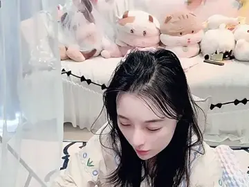Stripchat Live Sex Cam of AKiKi711