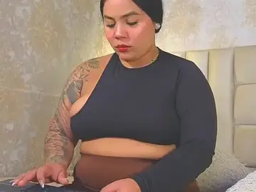 Stripchat Watch Live Sex Cams of EmilyQueen3x