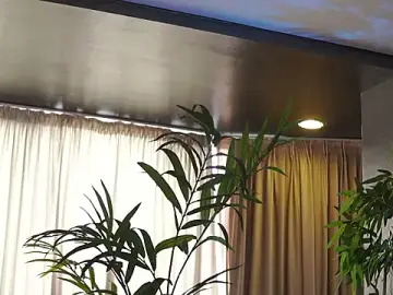 Stripchat Free Porn Cam of HotBustyBabeX