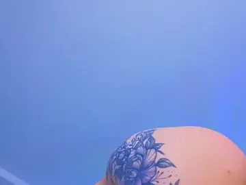 Stripchat Live Sex of HotBustyBabeX