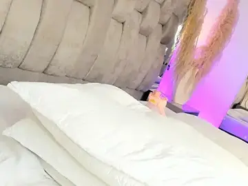 Stripchat Free Live Porn of _CurlyGirl_