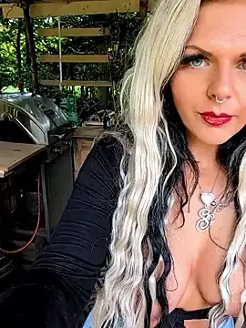 Stripchat Adult Webcam of Glory_Max