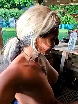Stripchat Watch Live Sex Cams of Glory_Max