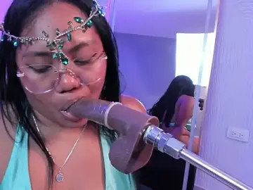 Stripchat Free Porn Cam of yeikafoxy