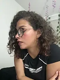 Stripchat Free Porn Cam of Sarabubbie