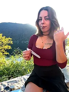 Stripchat Live Sex Cam of Mia_Railey