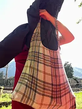 Stripchat Sex Cam of Mia_Railey