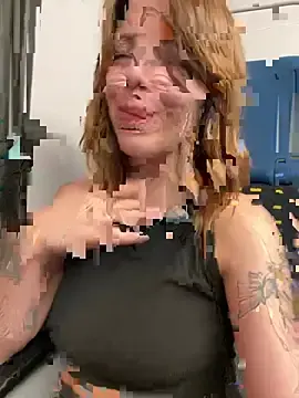 Stripchat Live Sex Cam of Mia_Railey