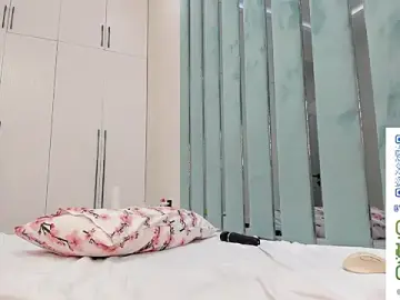 Stripchat Live Sex Cam of VivianMiller_