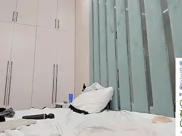 Stripchat Adult Webcams of VivianMiller_