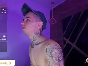 Stripchat Best live sex cam show of Ian_Castillo_