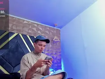 Stripchat Live Sex Cam of Ian_Castillo_