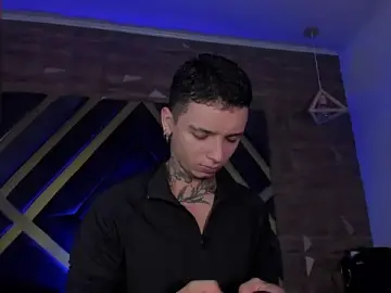 Stripchat Adult Webcams of Ian_Castillo_