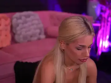 Stripchat Free Live Porn of Candy_Ivy