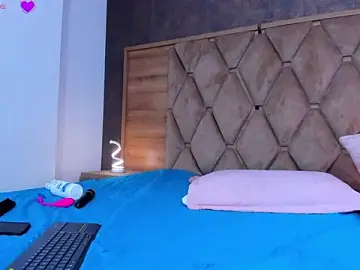 Stripchat Free Porn Cam of EimyAndMaxi