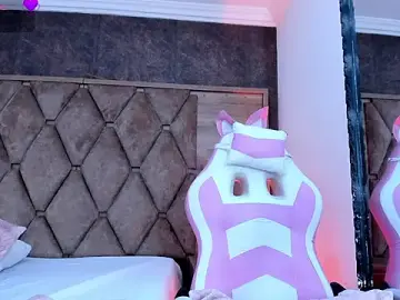Stripchat Live Sex Cam of EimyAndMaxi