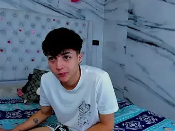 Stripchat Adult Webcams of Ari_and_Storm