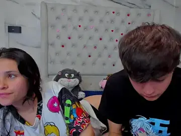 Stripchat Adult Webcam of Ari_and_Storm