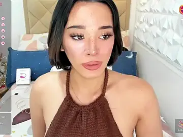 Stripchat Sex Cam of TsHeartXxx