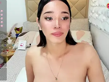 Stripchat Live Sex Cam of TsHeartXxx