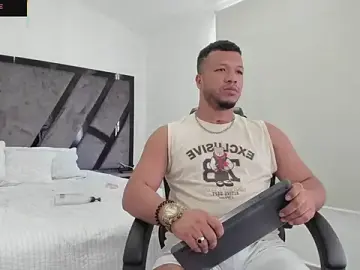 Stripchat Adult Webcams of AnnieAndStefan