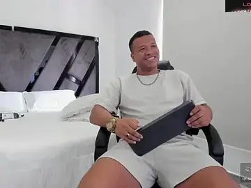Stripchat Watch Live Sex Cams of AnnieAndStefan