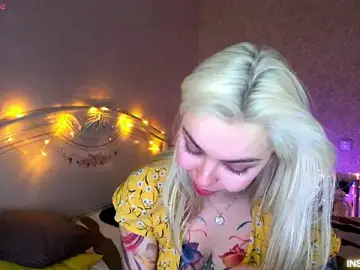 Stripchat Adult Webcams of LillyMoure_