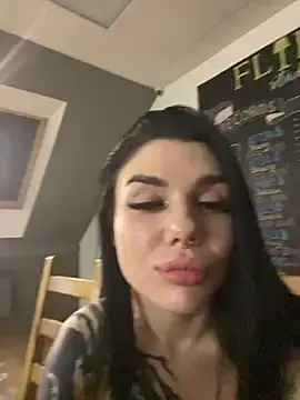 Stripchat Best Webcam of MaeveMoon