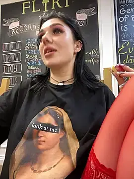 Stripchat Best Webcam of MaeveMoon