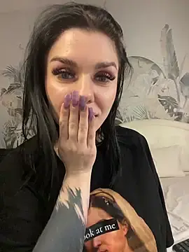 Stripchat Free Porn Cam of MaeveMoon