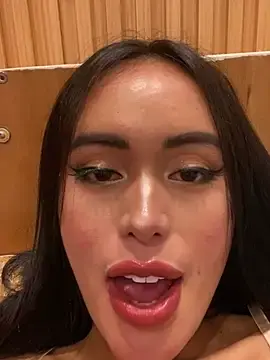 Stripchat Watch Live Sex Cams of Seductive_3scort