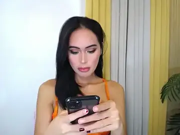 Stripchat Nude Webcam of Seductive_3scort